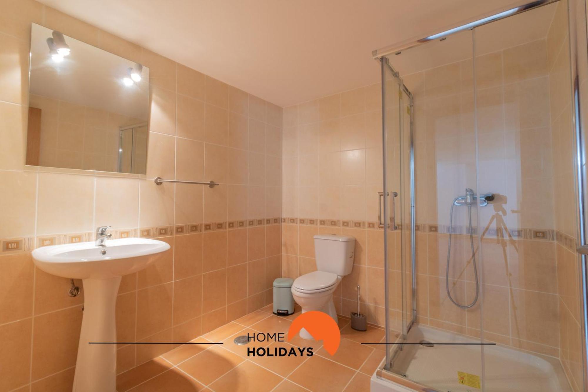 #297 Espacosa Vivenda V5 By Holidays Holiday home *
