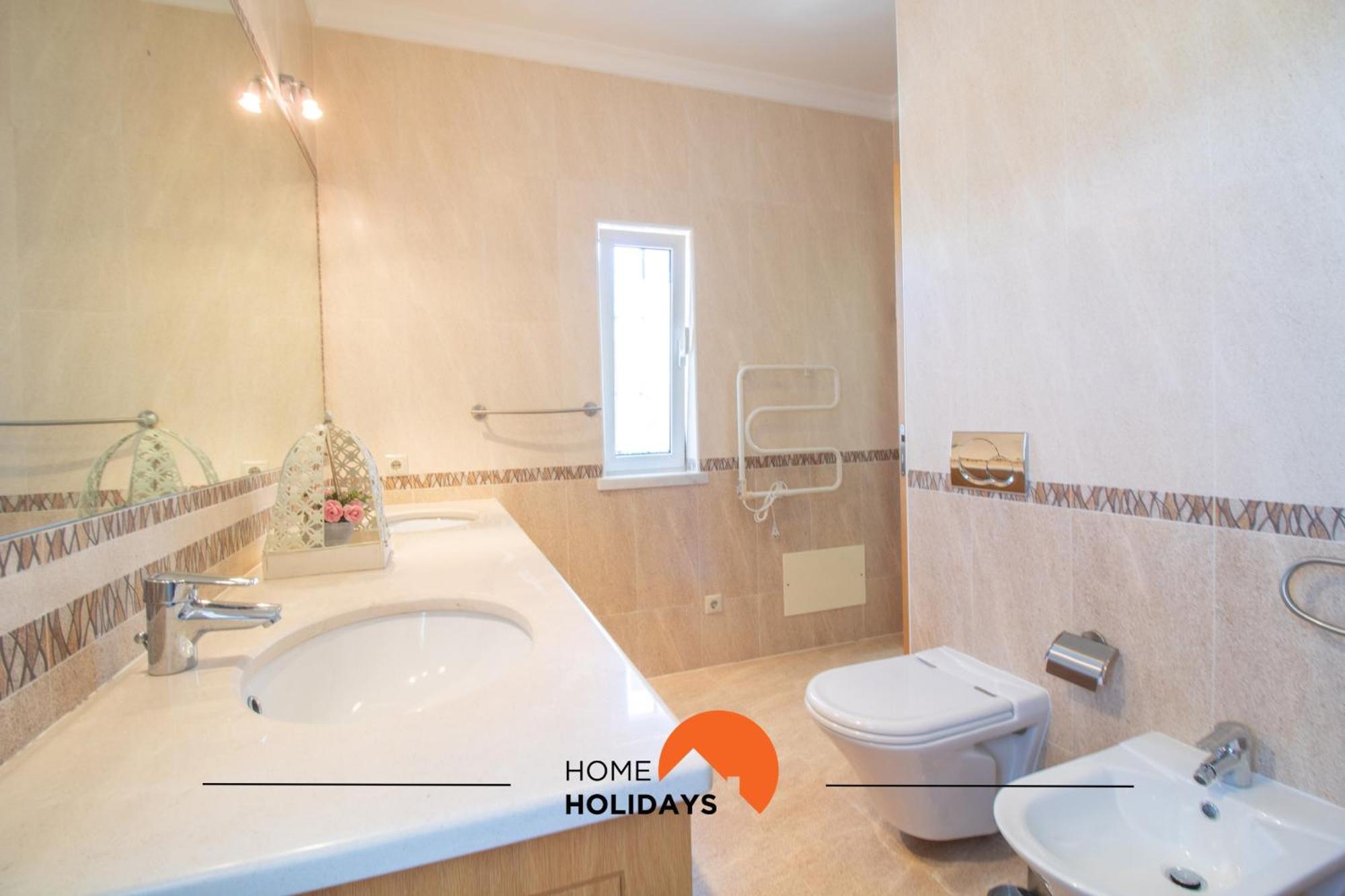 Ferienhaus #297 Espacosa Vivenda V5 By Holidays *