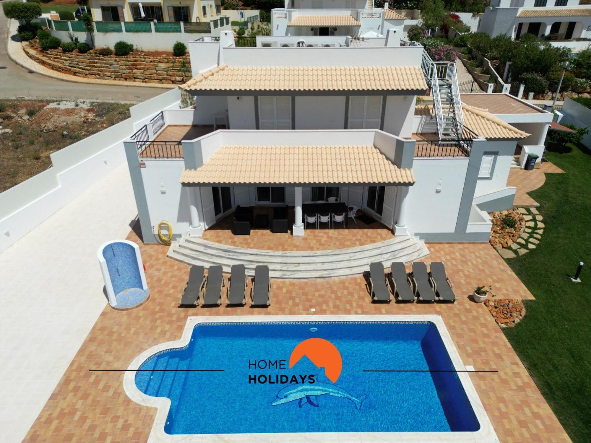 #297 Espacosa Vivenda V5 By Holidays Ferienhaus