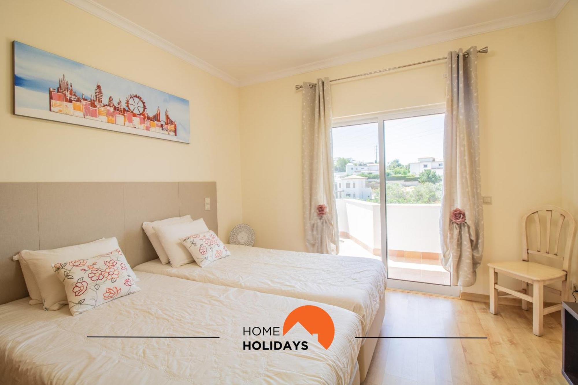 #297 Espacosa Vivenda V5 By Holidays Ferienhaus *